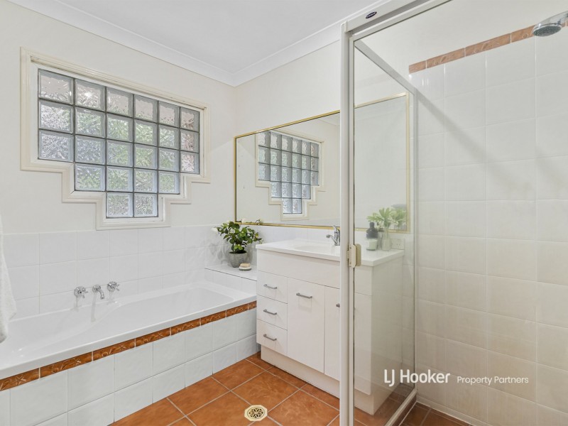 8 Forbes Place, Eight Mile Plains QLD 4113