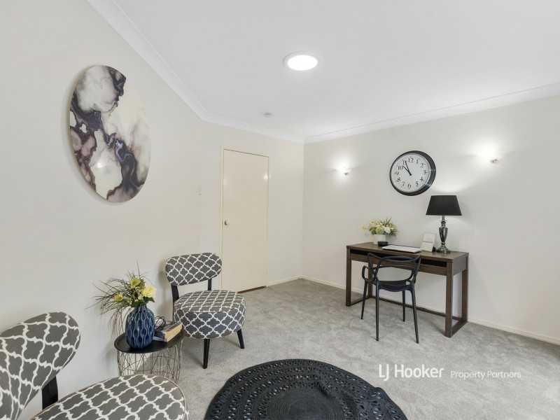 8 Forbes Place, Eight Mile Plains QLD 4113