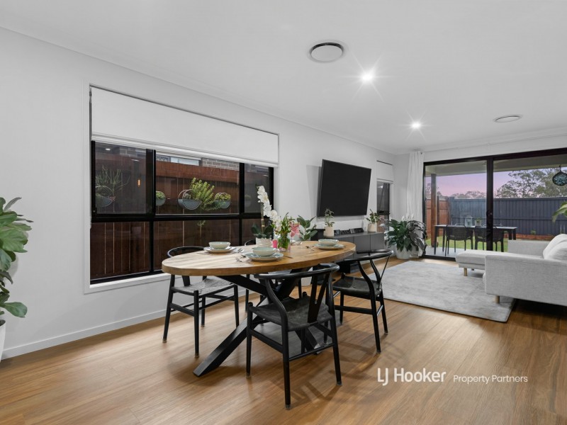 31 Hilltop Circuit, Pallara QLD 4110