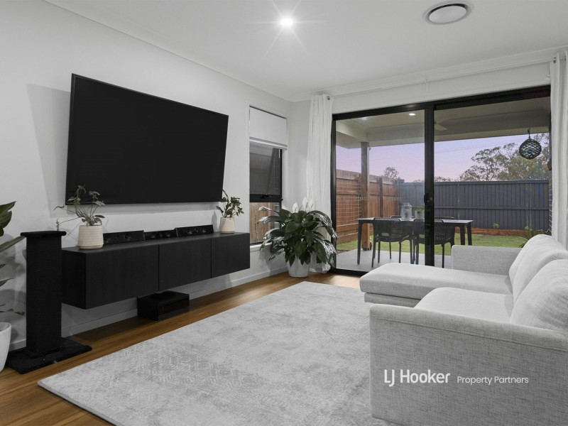 31 Hilltop Circuit, Pallara QLD 4110