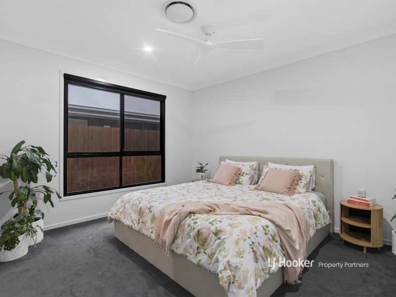 31 Hilltop Circuit, Pallara QLD 4110