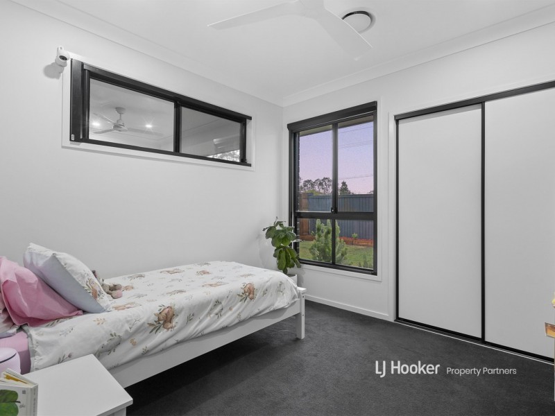 31 Hilltop Circuit, Pallara QLD 4110