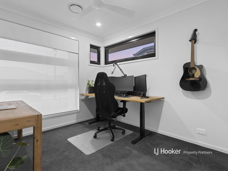 31 Hilltop Circuit, Pallara QLD 4110