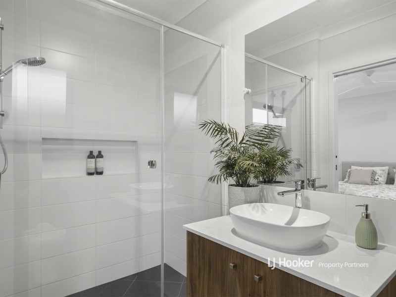 31 Hilltop Circuit, Pallara QLD 4110