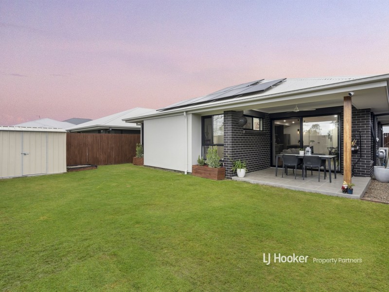 31 Hilltop Circuit, Pallara QLD 4110