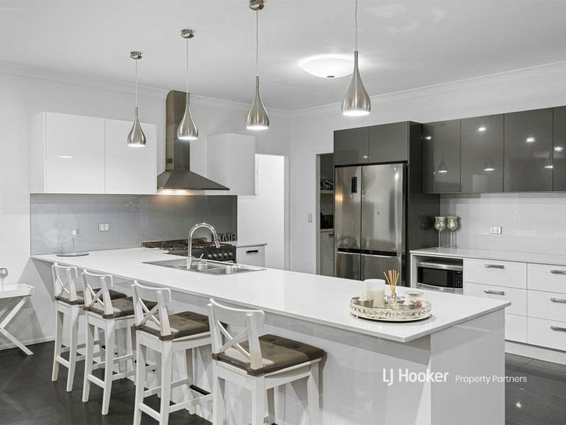 19 Superior Place, Parkinson QLD 4115