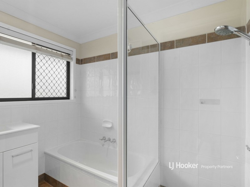 4 Nanga Place, Eight Mile Plains QLD 4113