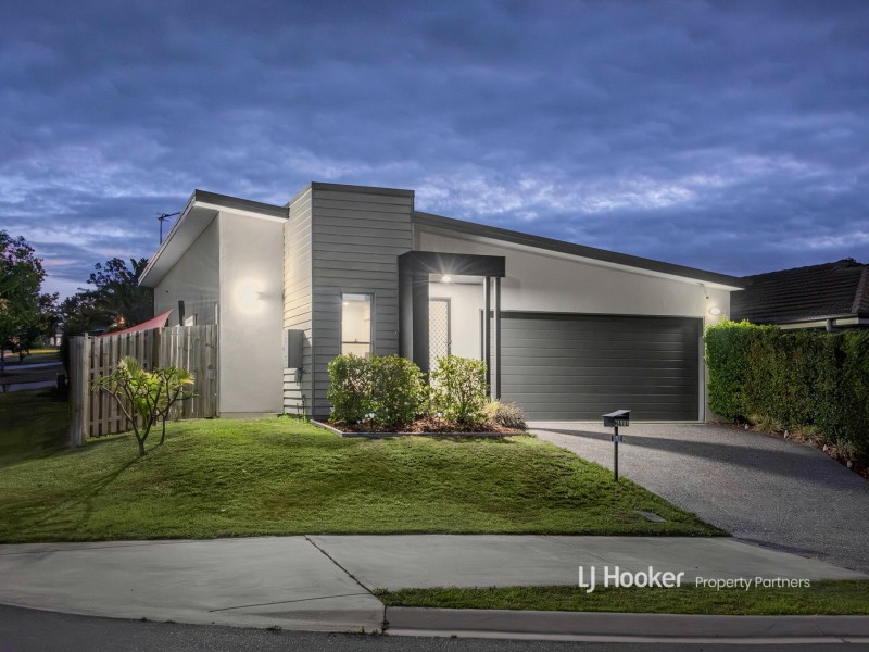 22 Mount Huntley Street, Park Ridge QLD 4125