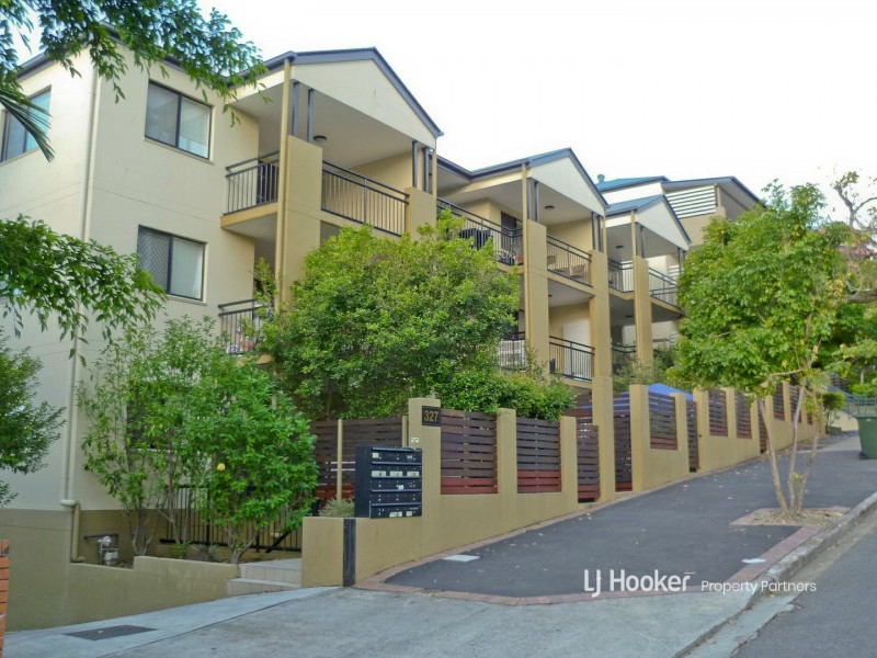 4/327 Boundary Street, Spring Hill QLD 4000