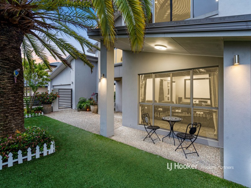 22 Willowleaf Close, Stretton QLD 4116