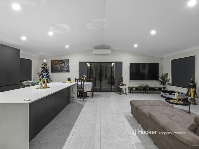 15 Danbulla Crescent, Forest Lake QLD 4078