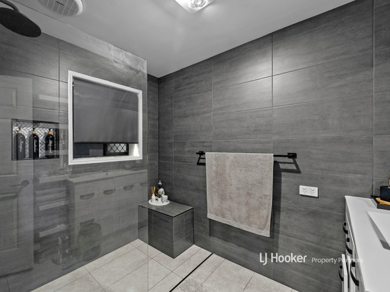 15 Danbulla Crescent, Forest Lake QLD 4078