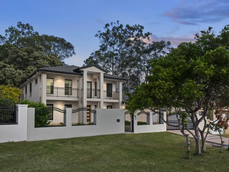 2 Trevi Close, Eight Mile Plains QLD 4113