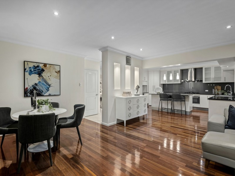 2 Trevi Close, Eight Mile Plains QLD 4113