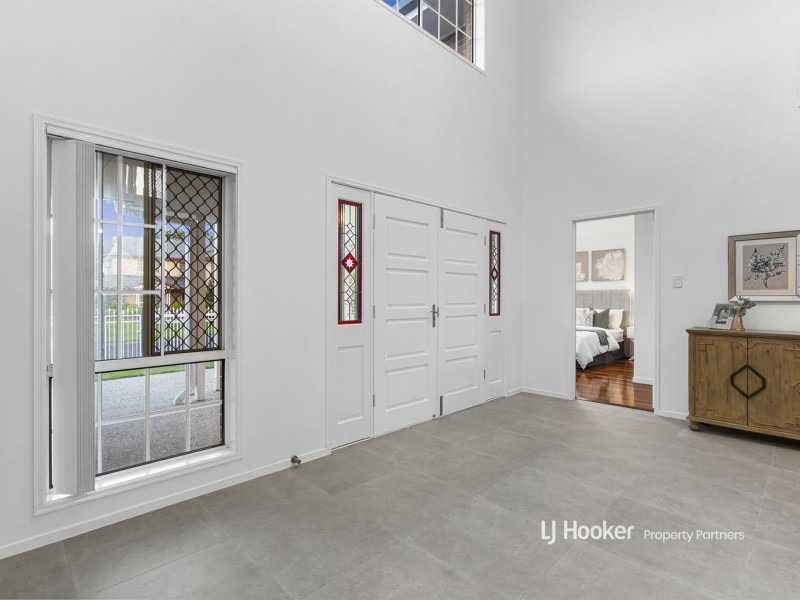 11 Poinciana Crescent, Stretton QLD 4116
