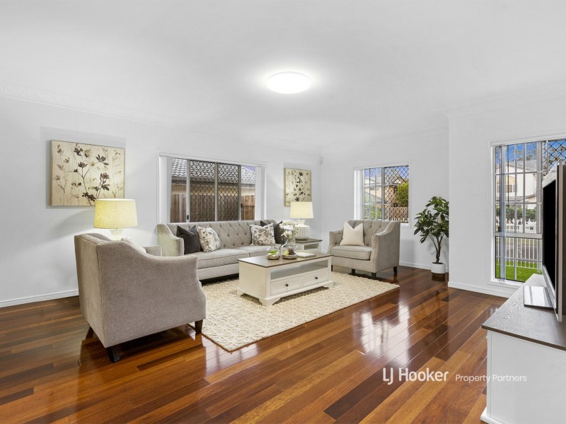 11 Poinciana Crescent, Stretton QLD 4116