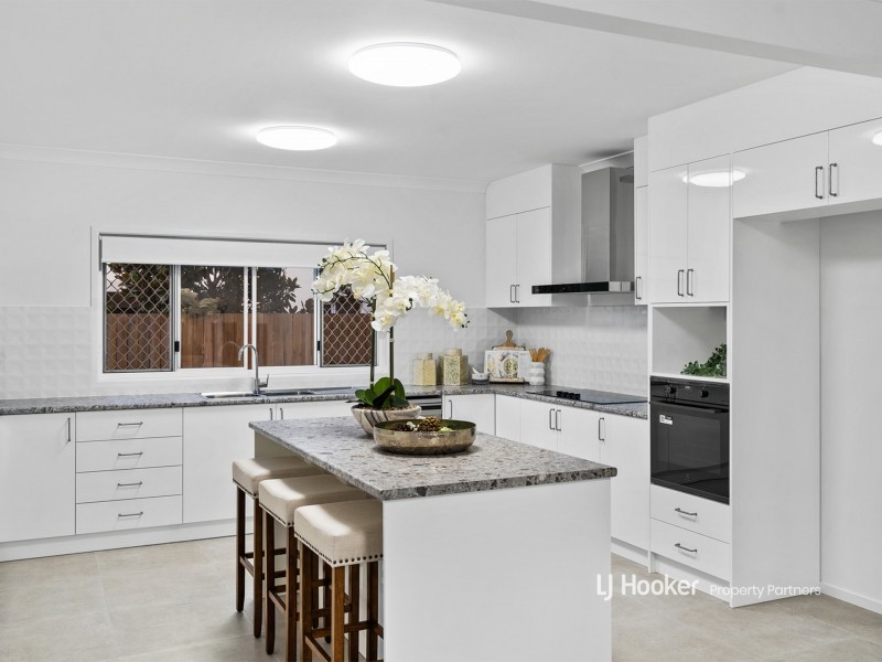 11 Poinciana Crescent, Stretton QLD 4116