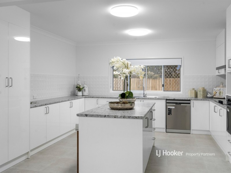 11 Poinciana Crescent, Stretton QLD 4116