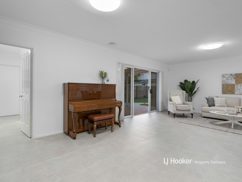 11 Poinciana Crescent, Stretton QLD 4116