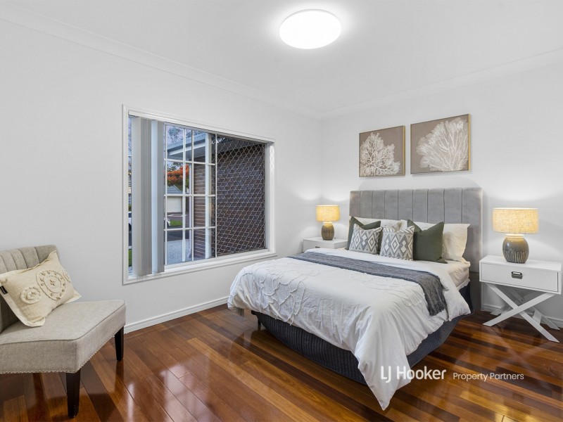 11 Poinciana Crescent, Stretton QLD 4116