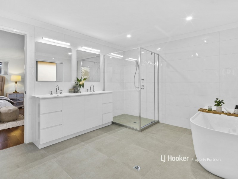 11 Poinciana Crescent, Stretton QLD 4116
