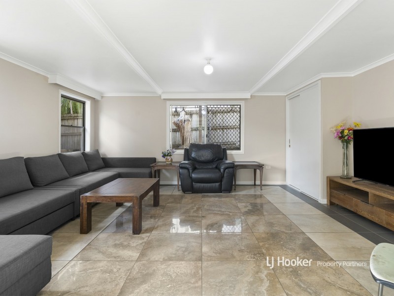 35 Enford Street, Hillcrest QLD 4118