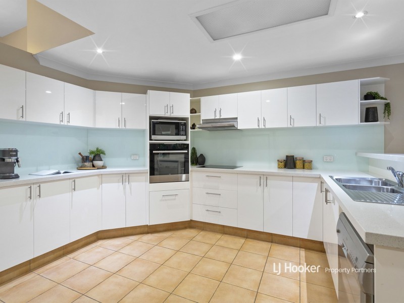 15 St John Close, Parkinson QLD 4115