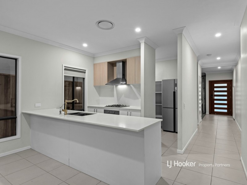 28 Lux Place, Rochedale QLD 4123