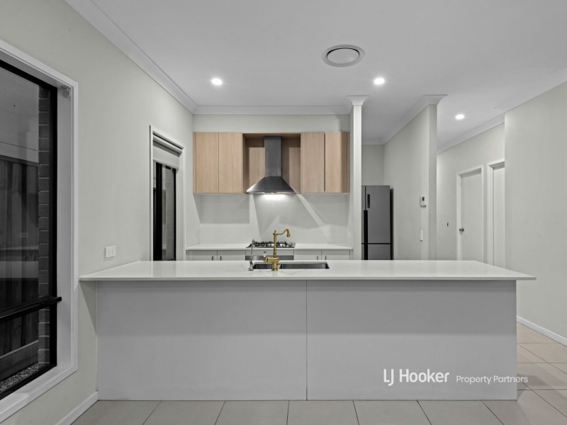 28 Lux Place, Rochedale QLD 4123