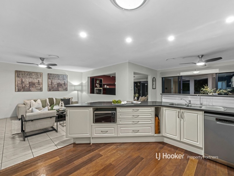 25 Berkshire Crescent, Wishart QLD 4122