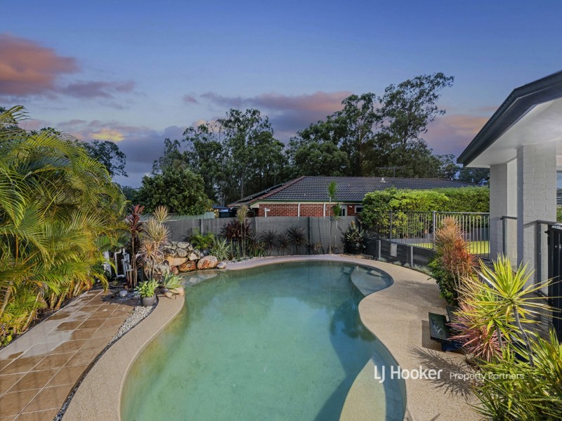 25 Berkshire Crescent, Wishart QLD 4122