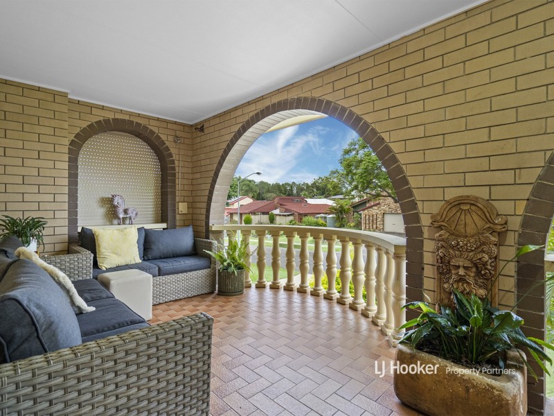 15 Oakleaf Street, Eight Mile Plains QLD 4113