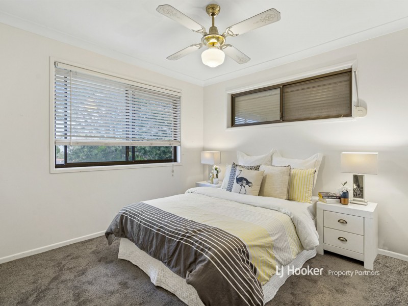 15 Oakleaf Street, Eight Mile Plains QLD 4113