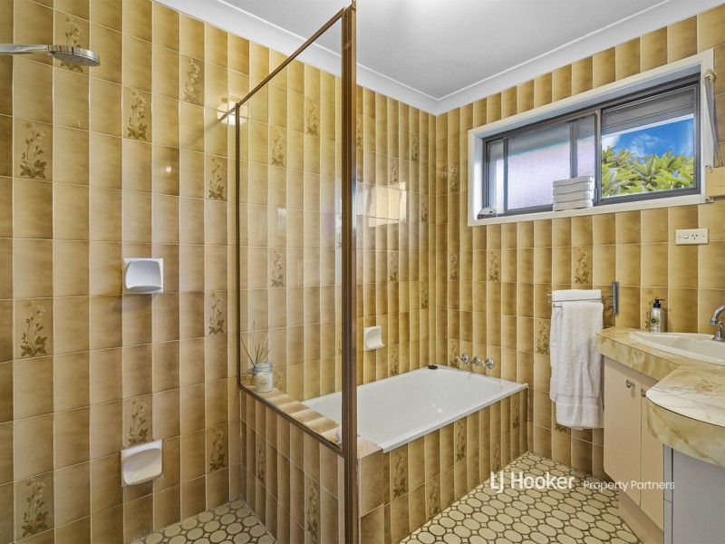 15 Oakleaf Street, Eight Mile Plains QLD 4113