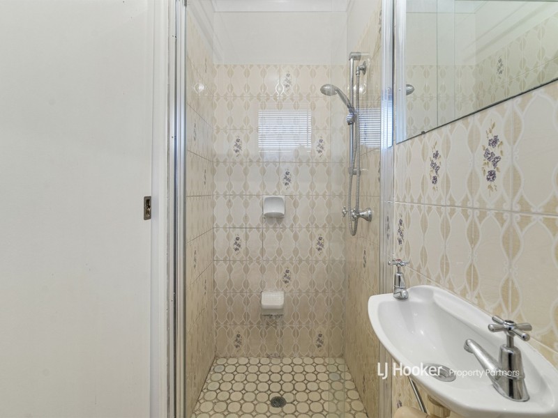 15 Oakleaf Street, Eight Mile Plains QLD 4113