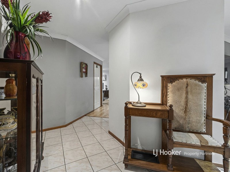 24 Clarendon Circuit, Forest Lake QLD 4078