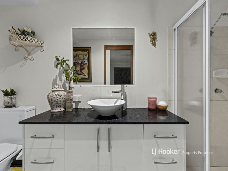 24 Clarendon Circuit, Forest Lake QLD 4078
