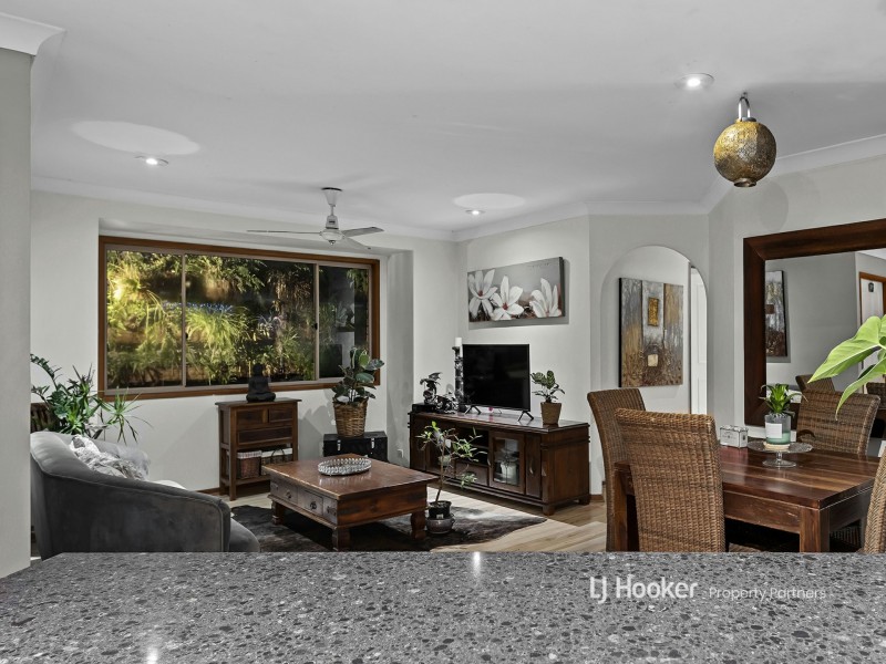 24 Clarendon Circuit, Forest Lake QLD 4078