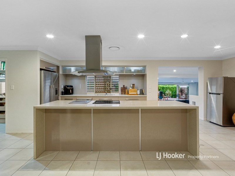 127 Sheehan Avenue, Hope Island QLD 4212