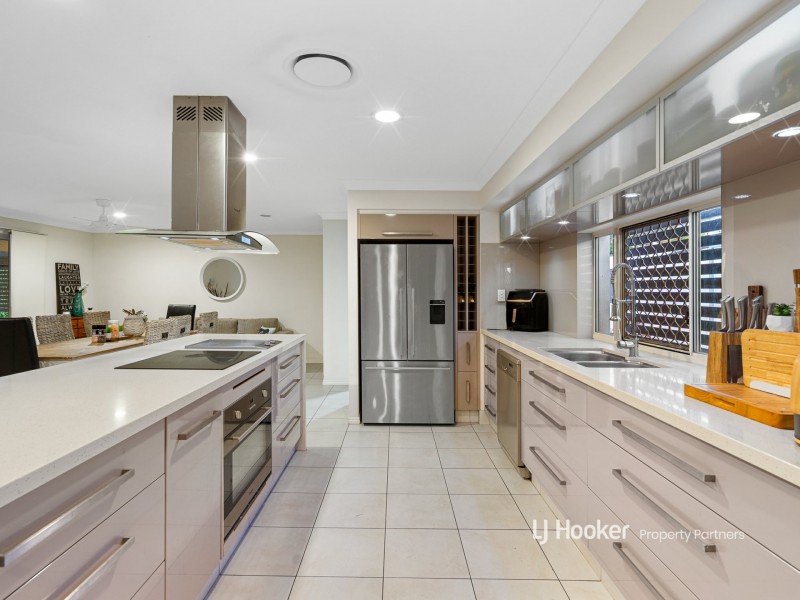 127 Sheehan Avenue, Hope Island QLD 4212