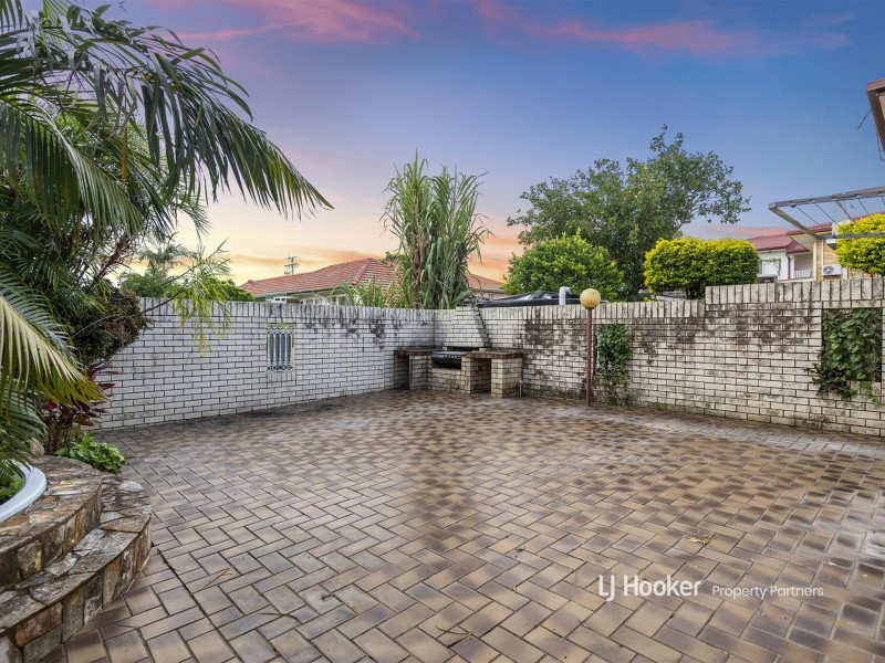 2 Craigview Street, Macgregor QLD 4109