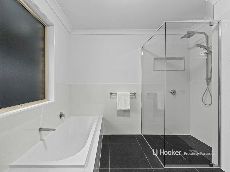 3 Elderslie Place, Forest Lake QLD 4078