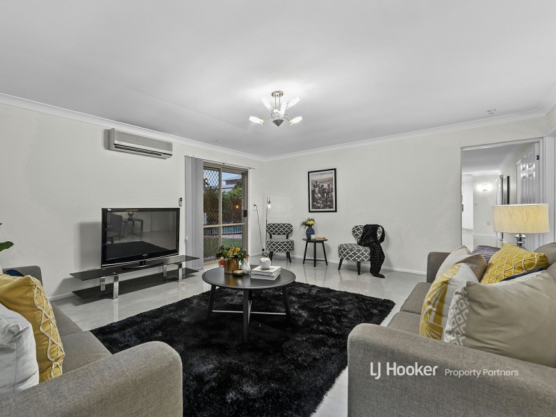 12 McKinley Court, Stretton QLD 4116