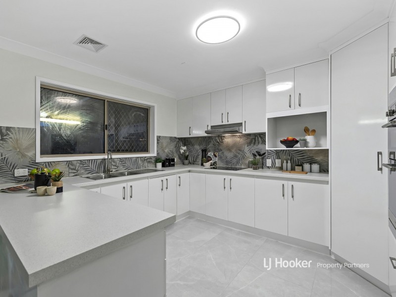 12 McKinley Court, Stretton QLD 4116