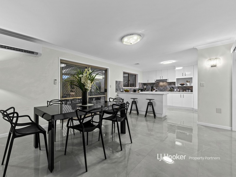 12 McKinley Court, Stretton QLD 4116