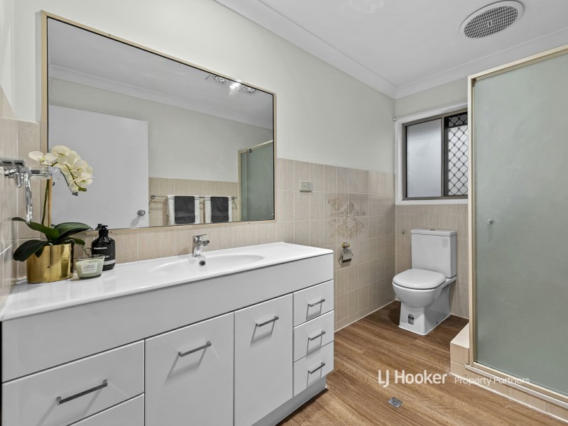 12 McKinley Court, Stretton QLD 4116