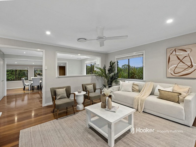 26 Pareena Crescent, Mansfield QLD 4122