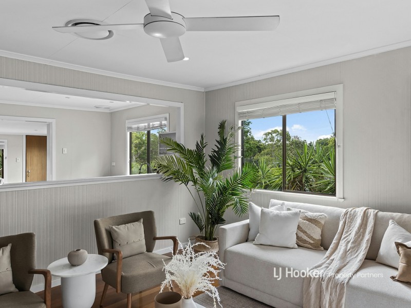 26 Pareena Crescent, Mansfield QLD 4122