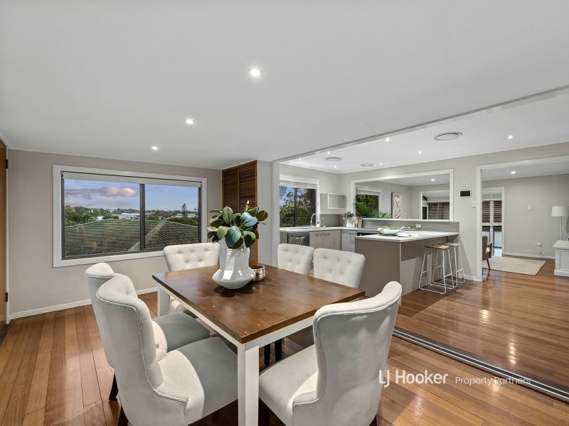 26 Pareena Crescent, Mansfield QLD 4122