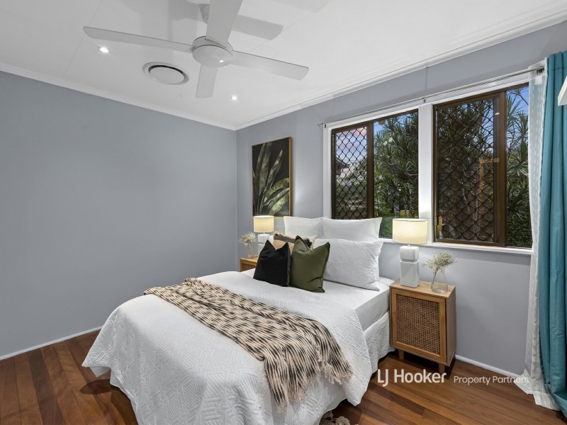 26 Pareena Crescent, Mansfield QLD 4122